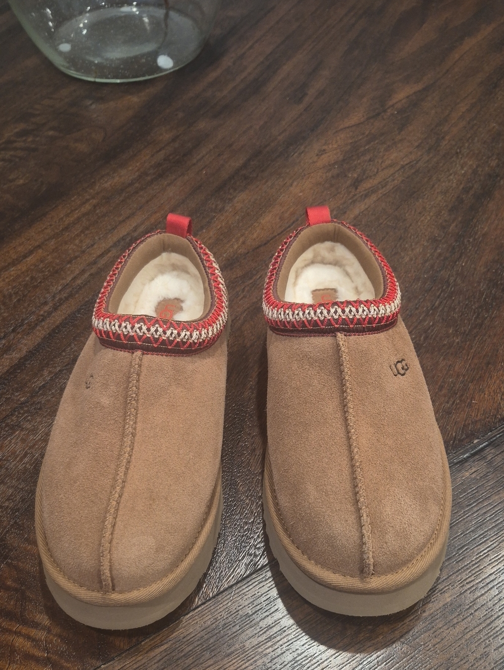 NEW UGG Tasman Cozy Suede Slip-On Clog in Chestnut with Red Trim - Picture 2 of 8